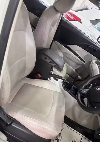 Mahindra Xuv300(2019-2020) 1.5 W6